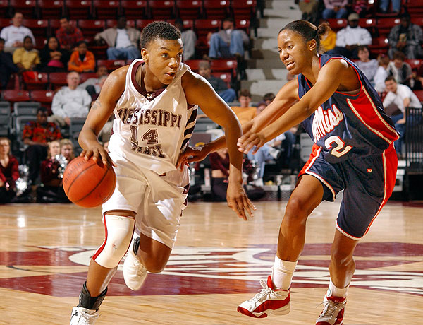 Tan White drives to the basket