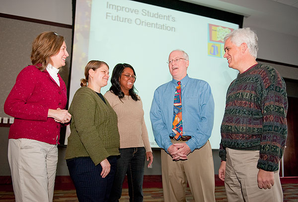 Mark Taylor speaks to faculty