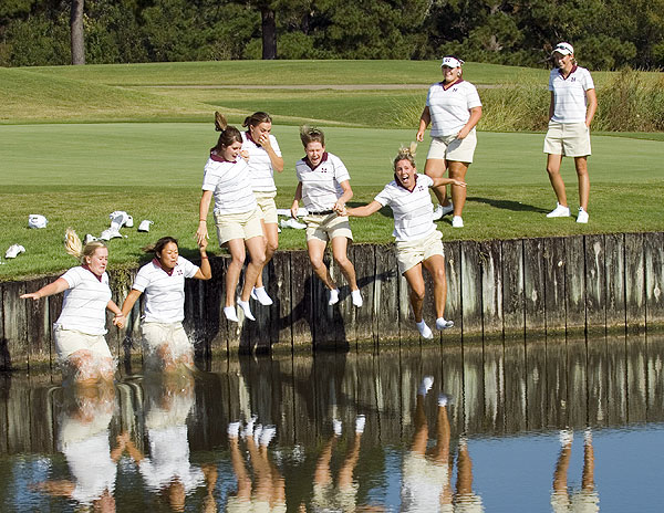 Women's golf team takes a plunge