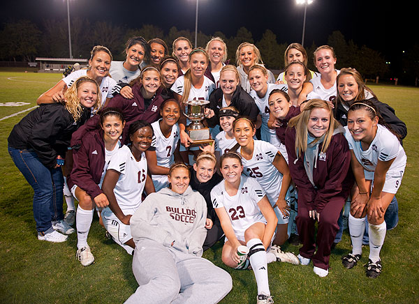 Soccer Team wins Magnolia Cup