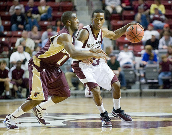 Men's Basketball Action vs Louisiana Monroe