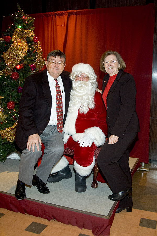 President & Mrs. Lee with Santa