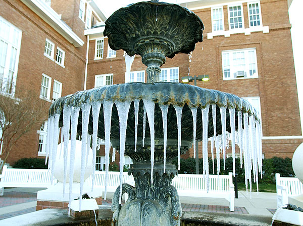 Frozen water fountain