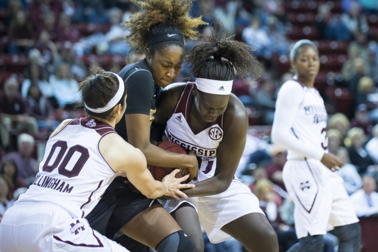 Women&amp;#039;s NIT Basketball Action Vs USM