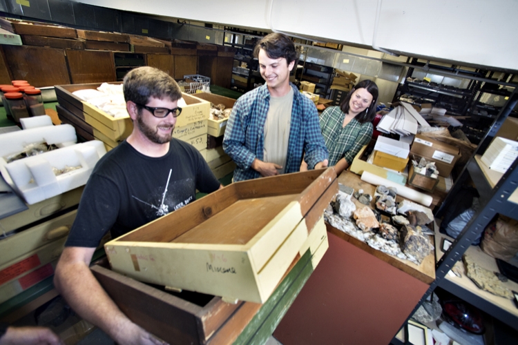 Box Donation from Dunn-Seiler Geology Museum to Landscape Arch