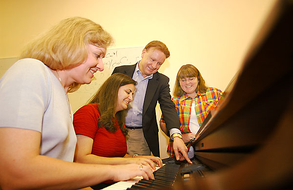 Roland piano rep visits Piano Lab