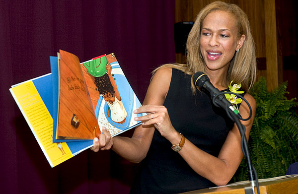 Tonya Lewis Lee reads from "Please Baby Please"