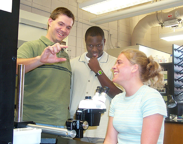 Visiting Summer chemistry students in lab