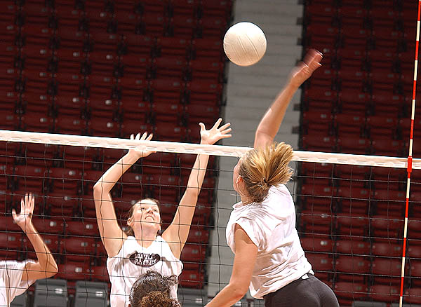 Volleyball team prepares for MSU-Ramada Inn Classic