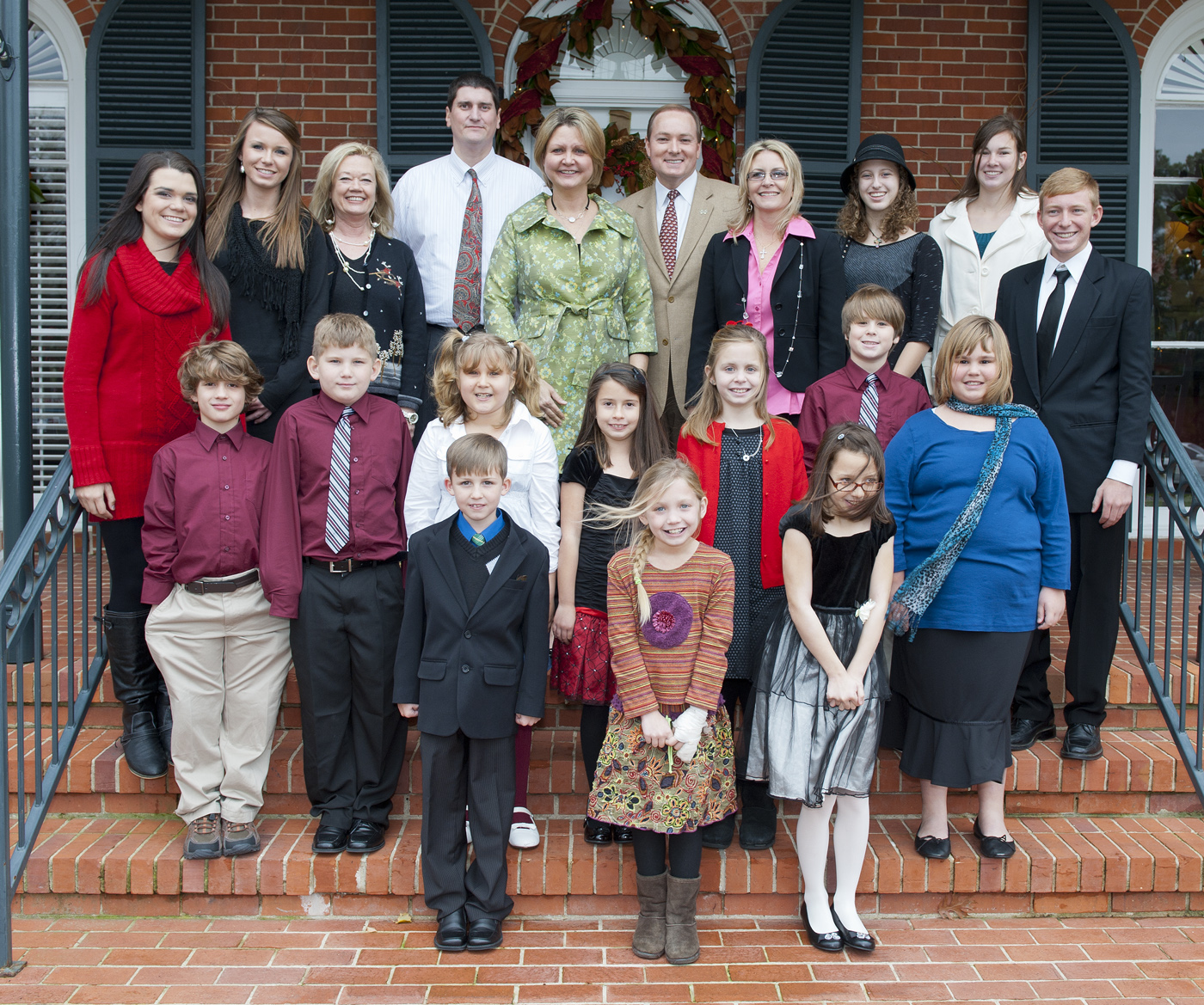 Dr. and Mrs. Mark Keenum hosted several third graders from around the state at the President's Home recently for a reception in honor of the students' artwork themed around Eudora Welty's "The Shoe Bird." The art competition was held in conjunction with the university's Maroon Edition First-Year Reading Experience.<br /><br />
Dr. and Mrs. Mark Keenum hosted several third graders from around the state at the President's Home recently for a reception in honor of the students' artwork themed around Eudora Welty's "The Shoe Bird." The art competition was held in conjunction with the university's Maroon Edition First-Year Reading Experience.<br /><br />