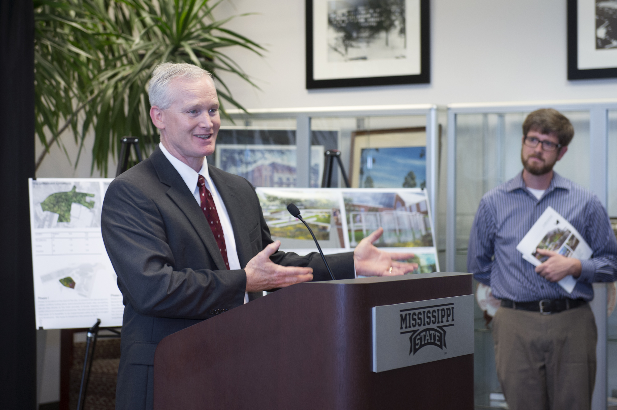 EPA administrator Christopher Thomas, left, congratulates MSU assistant professor Cory Gallo for his student team's second-place win in the Environmental Protection Agency's 2013 Campus Rainworks Challenge. EPA administrator Christopher Thomas, left, congratulates MSU assistant professor Cory Gallo for his student team's second-place win in the Environmental Protection Agency's 2013 Campus Rainworks Challenge.