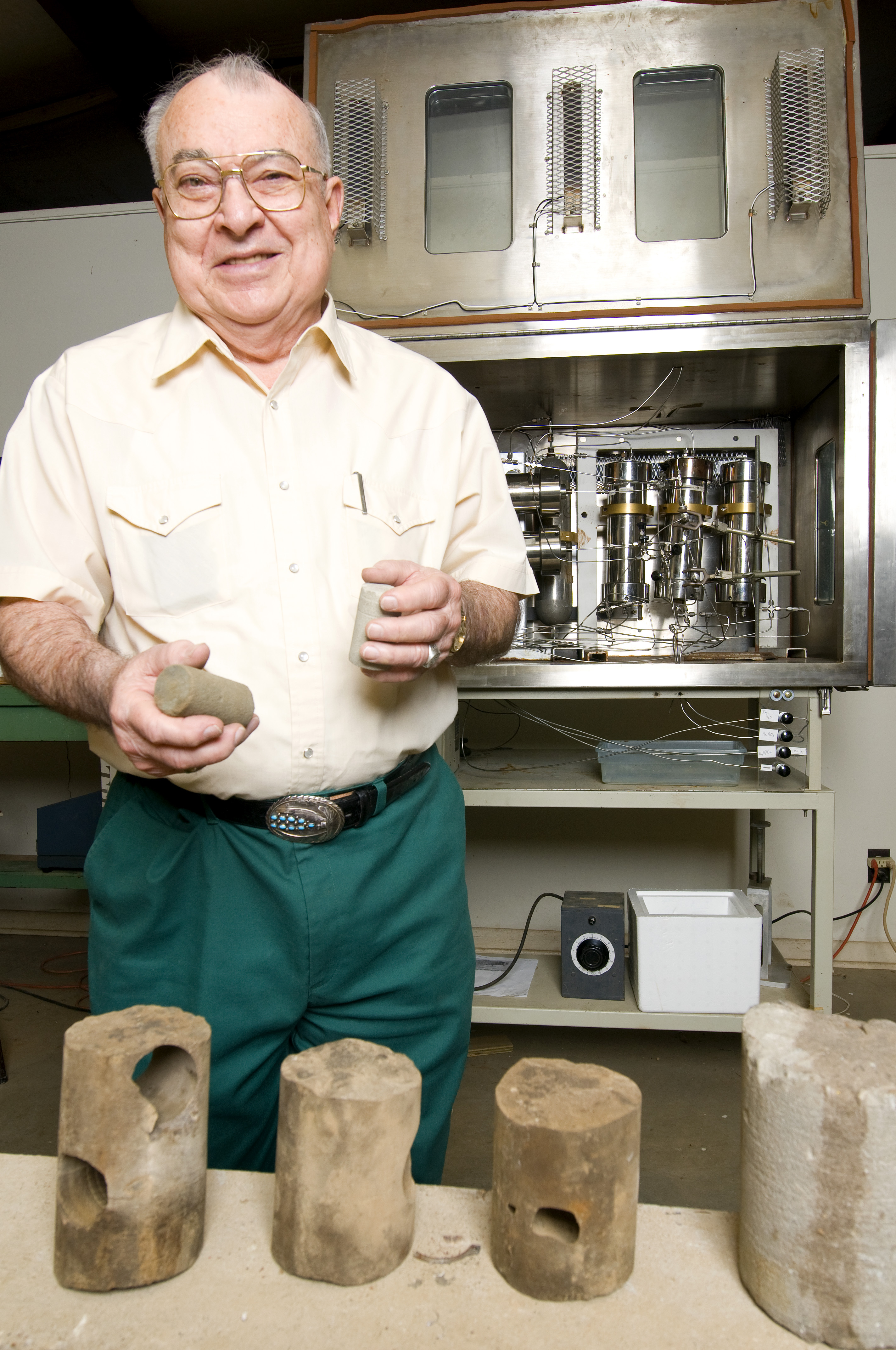 Lewis Brown displays oil well core samples. Lewis Brown displays oil well core samples.