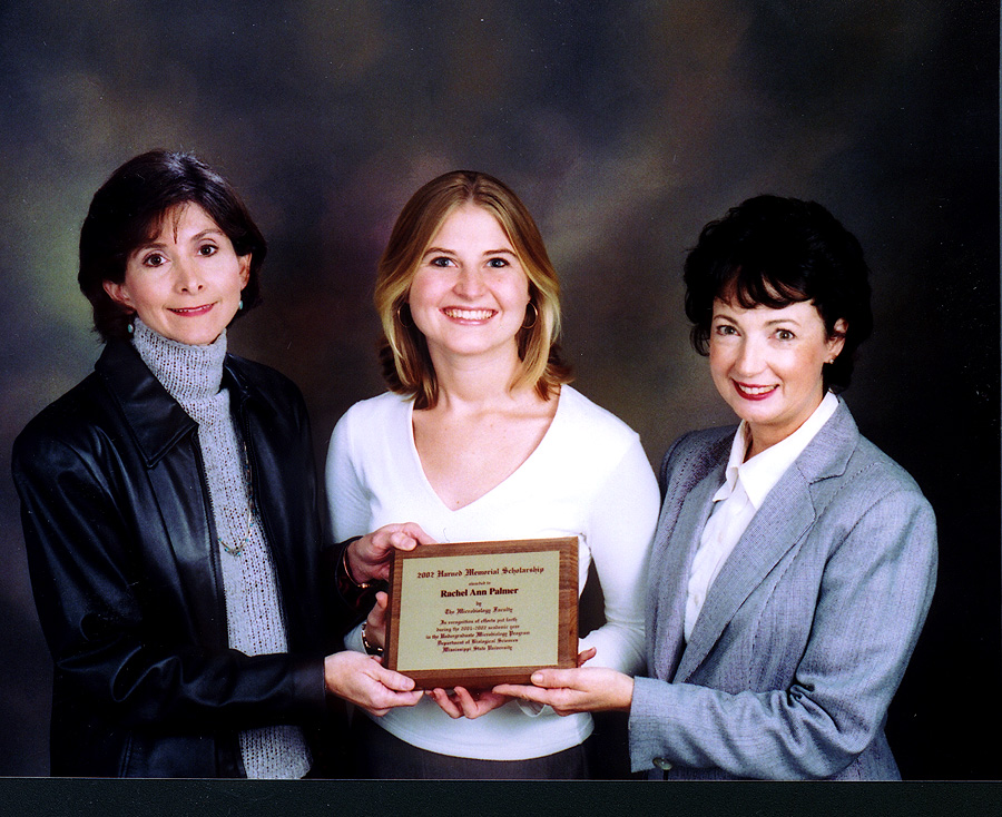 <br /><br />
Long Beach student Rachel Palmer (c) receives MSU's Harned Scholar award from biological sciences professor Karen Coats (l) and Margaret Ann Chandler, granddaughter of the scholarship's namesake. <br /><br />
Long Beach student Rachel Palmer (c) receives MSU's Harned Scholar award from biological sciences professor Karen Coats (l) and Margaret Ann Chandler, granddaughter of the scholarship's namesake.
