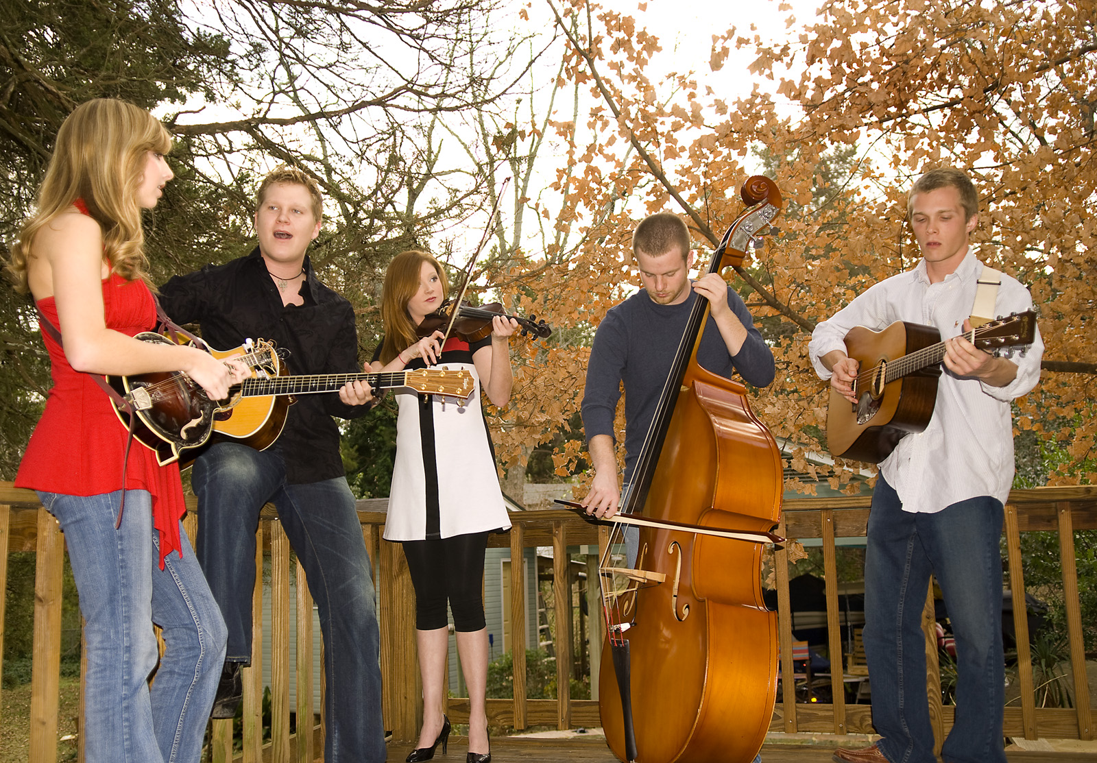 Nash Street members (l-r) Caroline Melby, Jason Graham, Hannah Melby, Daniel Hare, and Clay Lezon Nash Street members (l-r) Caroline Melby, Jason Graham, Hannah Melby, Daniel Hare, and Clay Lezon
