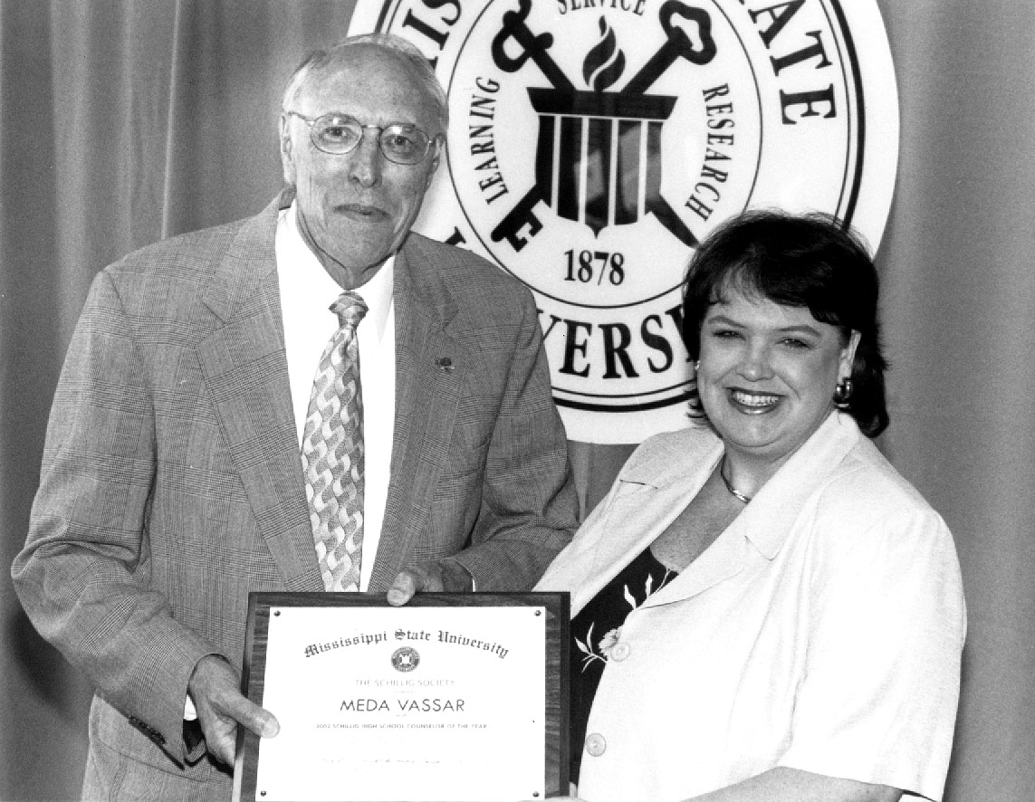 <br /><br />
Pontotoc counselor Meda Vassar with Donald Zacharias, MSU president emeritus and Schillig Scholars mentor. <br /><br />
Pontotoc counselor Meda Vassar with Donald Zacharias, MSU president emeritus and Schillig Scholars mentor.